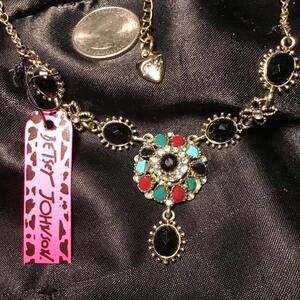 o36 Zone Cone Necklace